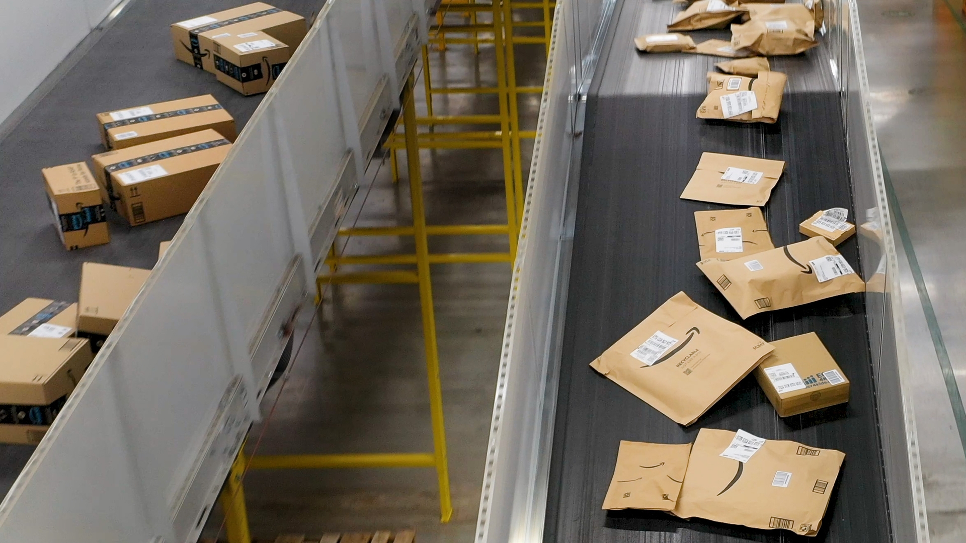 An image of Amazon's first automated US fulfillment center that uses paper packaging only in Ohio.